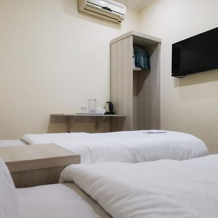 Hotel Nusantara Indah Syariah Jakarta Exterior foto